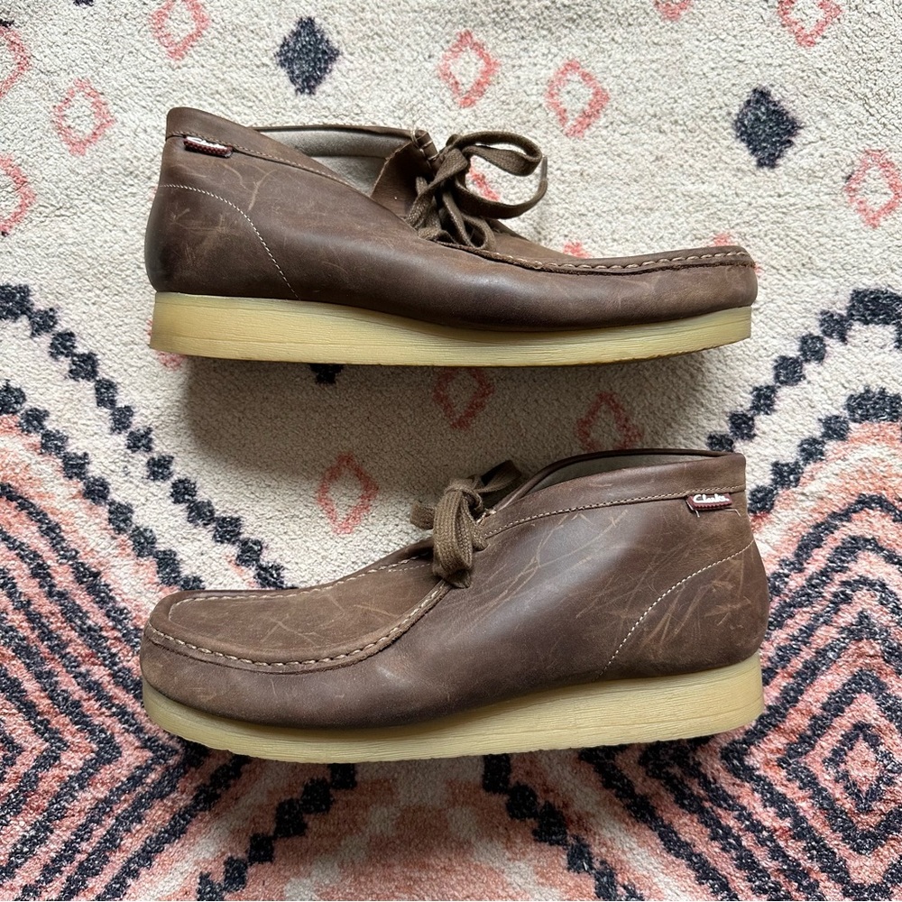 Clarks Stinson Hi Brown Beeswax Leather Chukka Boots